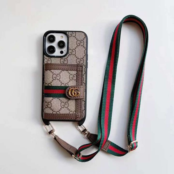 Gucci iphone15/15promaxショルダーケース 皮製 背面にカード入れ付き 実用 ブランド GG レトロ 金属ロゴ付き iphone14pro/14plusスマホケース肩掛け斜め掛けおしゃれグッチアイホン13promax/13携帯ケース男女兼用 海外販売