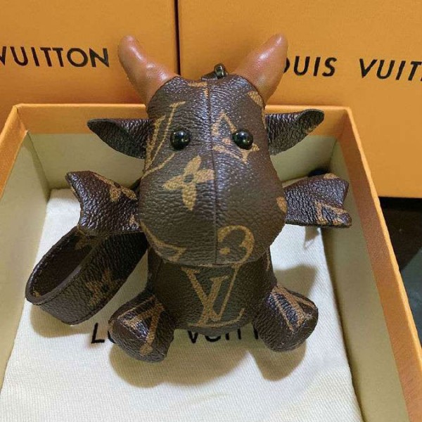 可愛い風 ルイヴィトン キーホルダー飾り LV バッグチャーム ウシ ペンダント ブラウン レザー ファッション小物 アクセサリー ブランド風 男女兼用